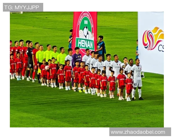 冈萨与磐田喜悦的激烈对决展现足球魅力与团队精神